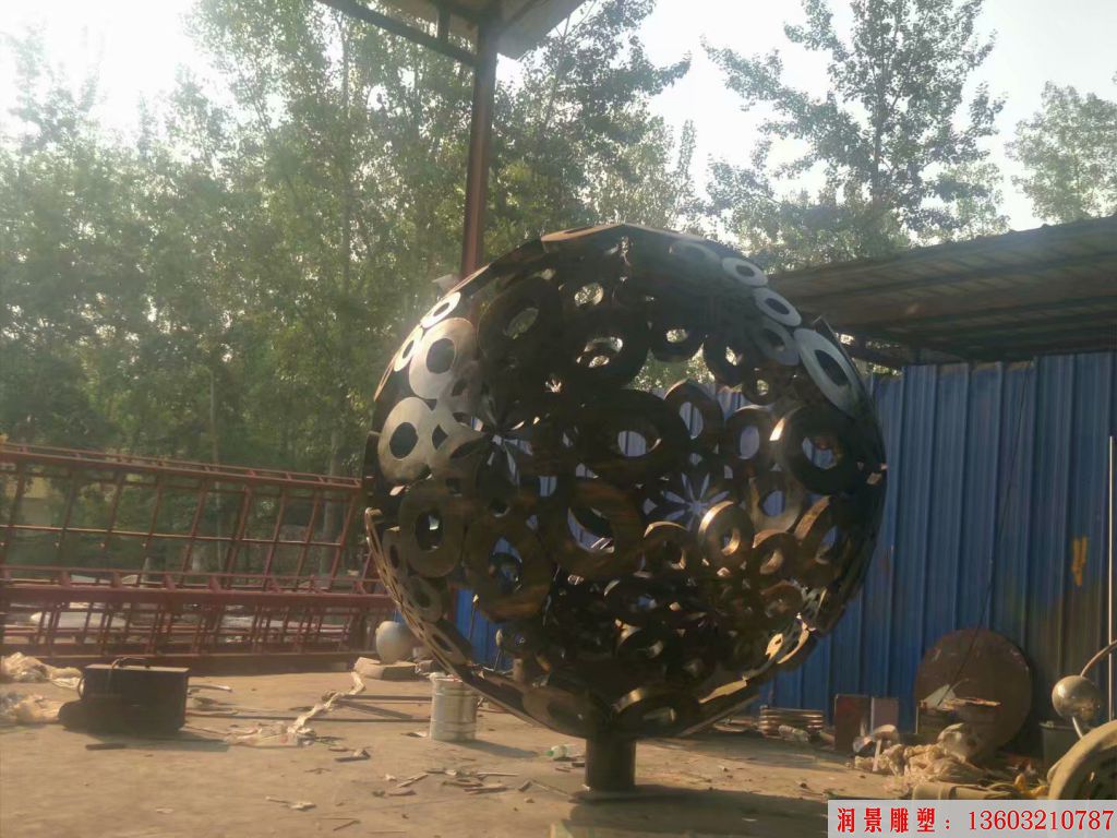 不銹鋼仿銅花球雕塑，鏤空球雕塑，激光切割4